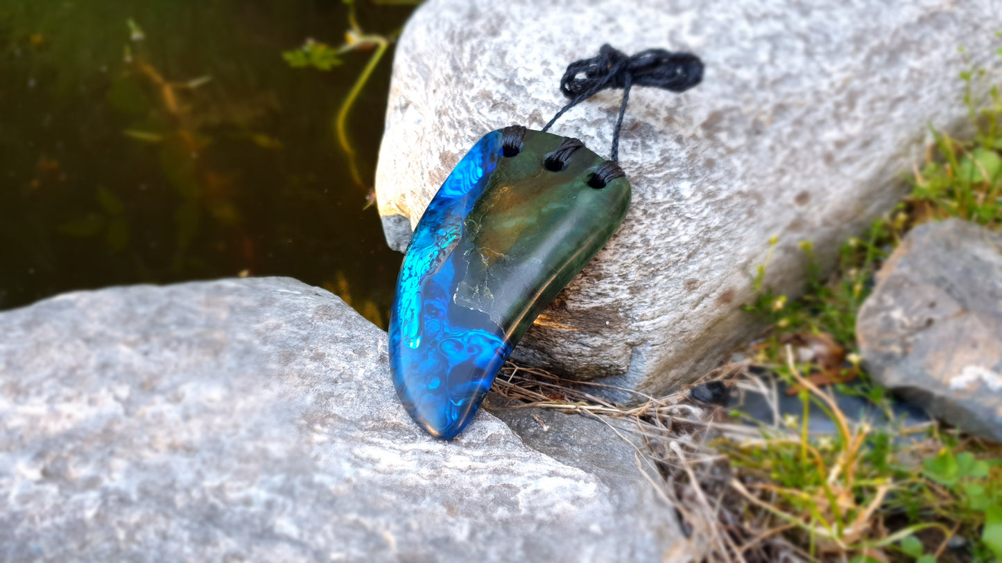 Extra Large Pounamu Paua & Epoxy Niho