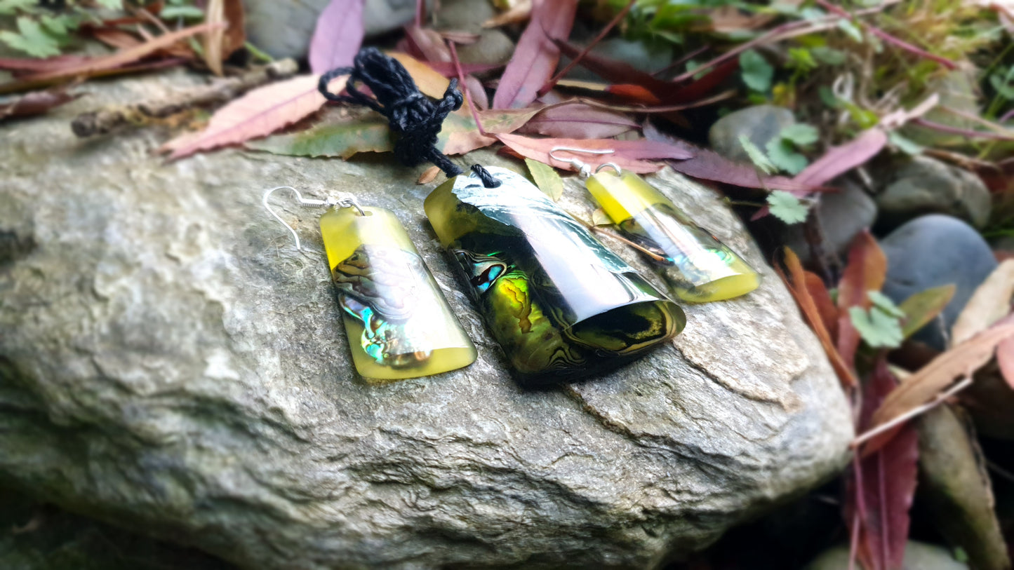 Medium Pounamu Paua and Epoxy Resin Toki with Matching Resin Earrings