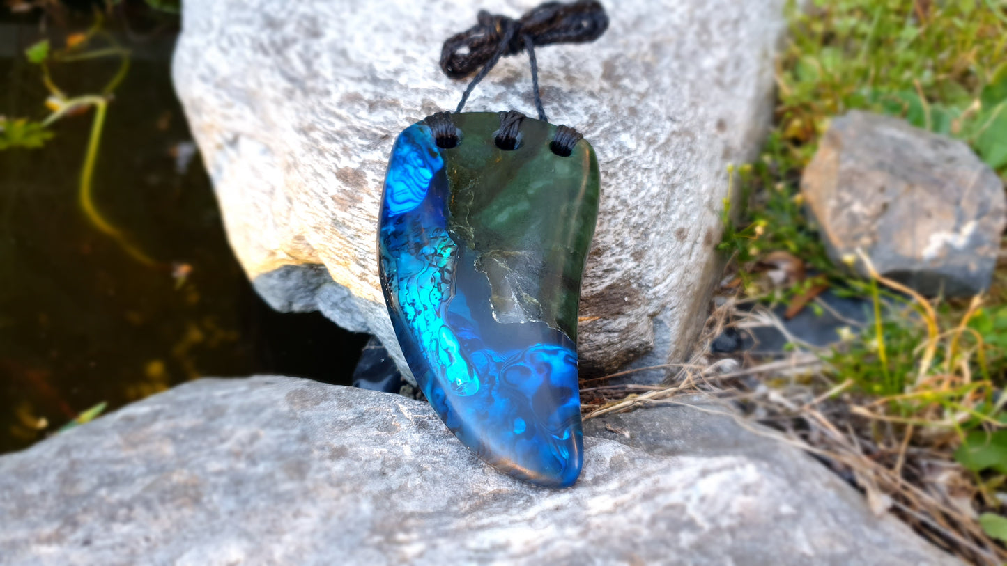 Extra Large Pounamu Paua & Epoxy Niho