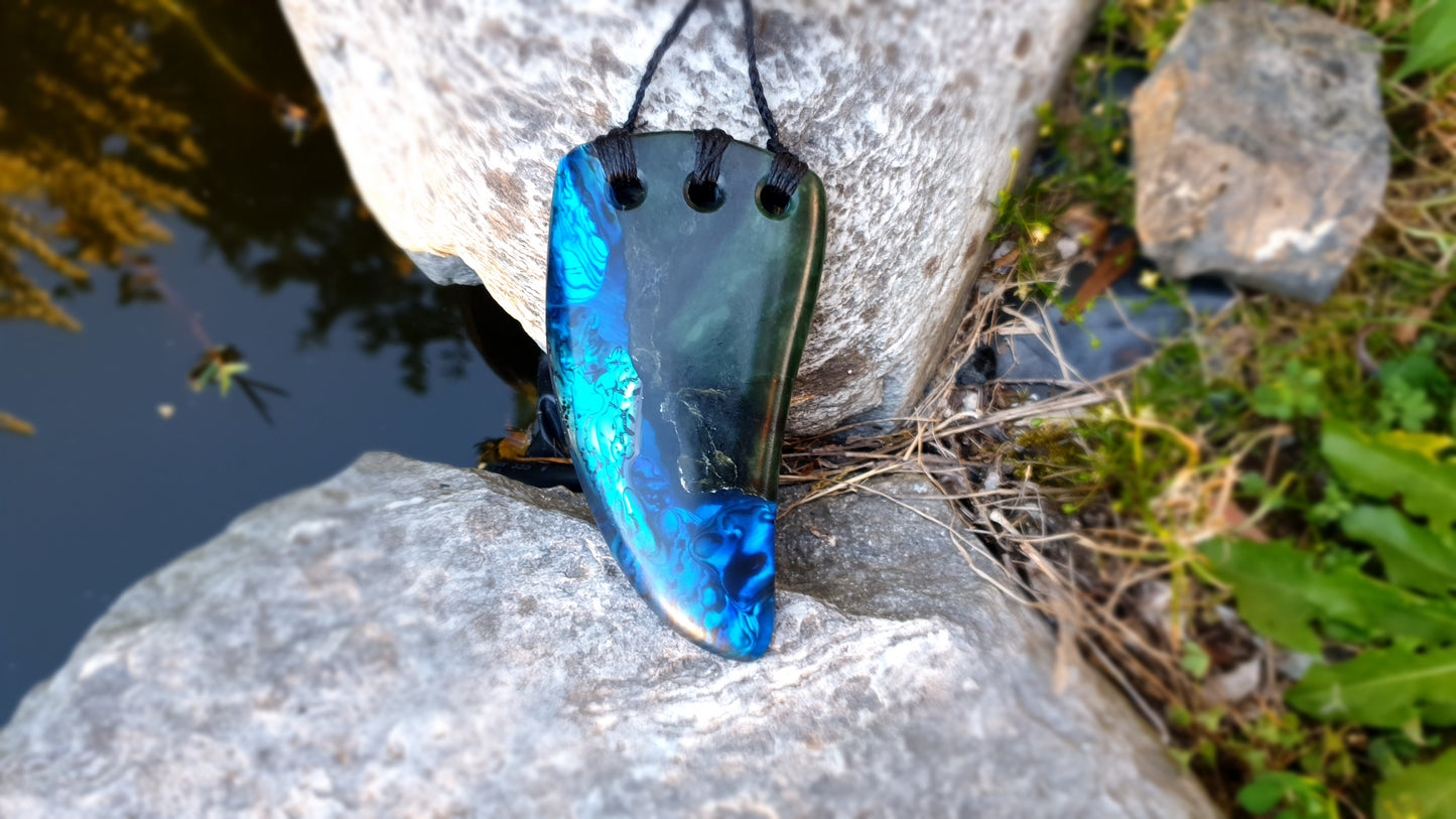 Extra Large Pounamu Paua & Epoxy Niho