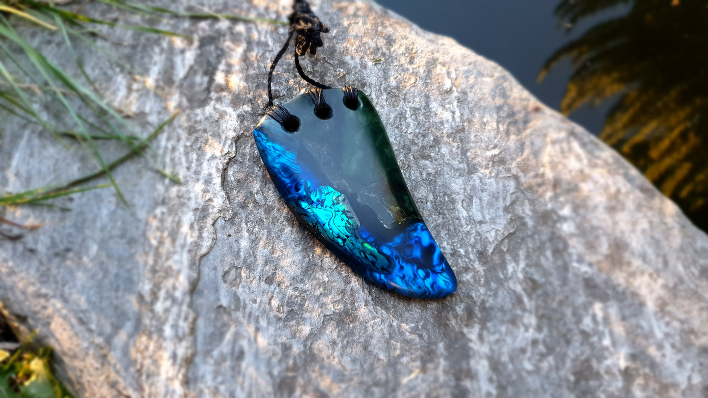 Extra Large Pounamu Paua & Epoxy Niho